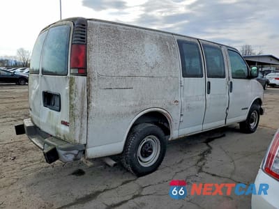 Trzecie zdjęcie samochodu z tyłu: 2002 GMC SAVANA G2500 DELIVERY VAN VIN:1GTGG25R521904260 - miniatura