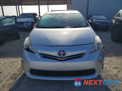 Piąte zdjęcie samochodu w środku: 2014 TOYOTA PRIUS V THREE VIN:JTDZN3EU8EJ009035 - miniatura