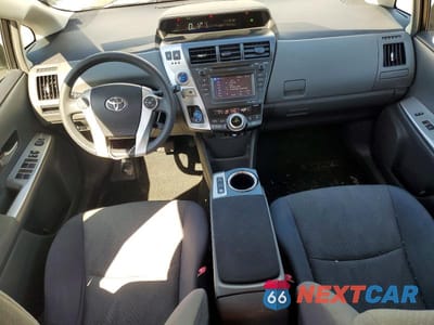 Zdjęcie 8 z 12 samochodu: 2014 TOYOTA PRIUS V THREE VIN:JTDZN3EUXE3358539 - miniatura