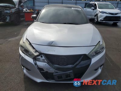 Piąte zdjęcie samochodu w środku: 2018 NISSAN MAXIMA 3.5 SV VIN:1N4AA6AP8JC385362 - miniatura