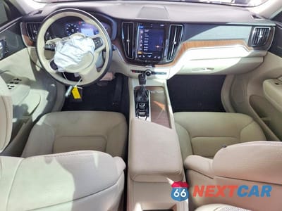 Zdjęcie 8 z 13 samochodu: 2021 VOLVO XC60 T5 MOMENTUM VIN:YV4102DK2M1863245 - miniatura