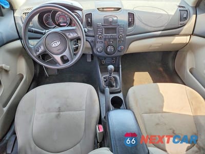 Zdjęcie 8 z 12 samochodu: 2011 KIA FORTE VIN:KNAFT4A22B5324479 - miniatura