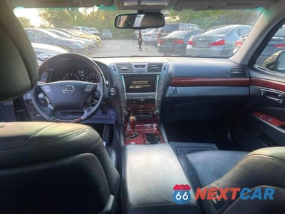 Zdjęcie 9 z 10 samochodu: 2007 LEXUS LS 460 VIN:JTHBL46FX75044439 - miniatura