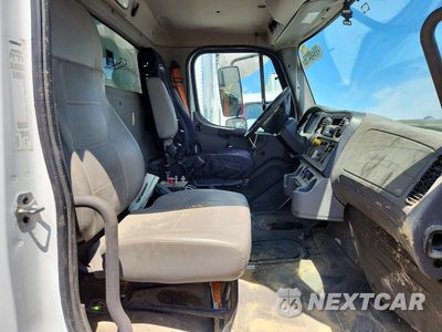 Piąte zdjęcie samochodu w środku: 2020 FREIGHTLINER BUSINESS CLASS M2 DUMP TRUCK VIN:1FVHCYFE4LHLJ1405 - miniatura