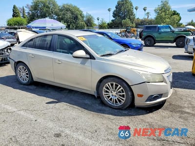 Czwarte zdjęcie samochodu z boku: 2011 CHEVROLET CRUZE ECO VIN:1G1PJ5S91B7301657 - miniatura