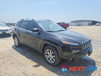 Czwarte zdjęcie samochodu z boku: 2018 JEEP CHEROKEE LATITUDE VIN:1C4PJLCB9JD568560 - miniatura