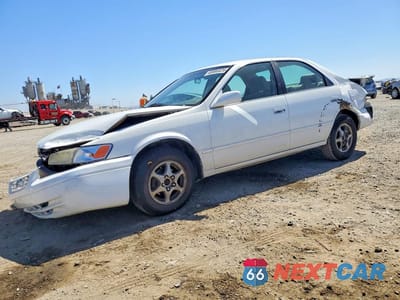1997 TOYOTA CAMRY LE JT2BG22K1V0049416 - główne zdjęcie licytacji z USA - miniatura