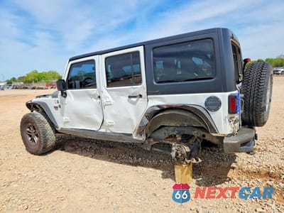Drugie zdjęcie samochodu z przodu: 2016 JEEP WRANGLER UNLIMITED SAHARA VIN:1C4BJWEG2GL338183 - miniatura