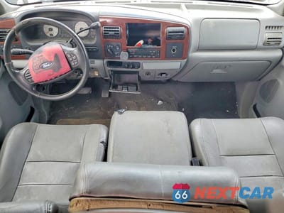 Zdjęcie 8 z 12 samochodu: 2005 FORD F350 SRW SUPER DUTY VIN:1FTWW31P05EC76842 - miniatura
