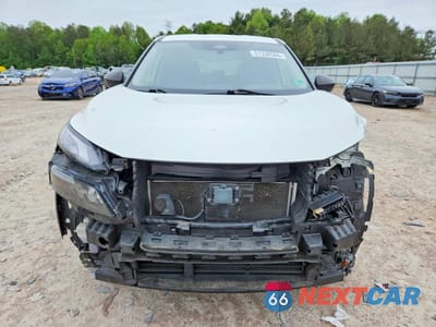 Piąte zdjęcie samochodu w środku: 2021 NISSAN ROGUE S VIN:JN8AT3AA6MW000581 - miniatura