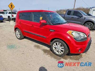 Czwarte zdjęcie samochodu z boku: 2013 KIA SOUL BASE VIN:KNDJT2A58D7619413 - miniatura