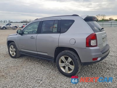 Drugie zdjęcie samochodu z przodu: 2014 JEEP COMPASS LATITUDE VIN:1C4NJDEB7ED886595 - miniatura