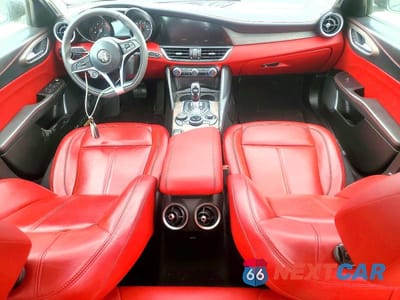 Zdjęcie 8 z 12 samochodu: 2019 ALFA ROMEO GIULIA TI VIN:ZARFANBN6K7601863 - miniatura