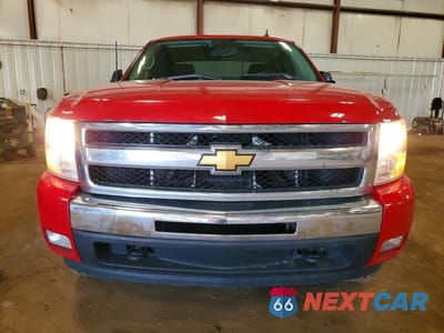 Piąte zdjęcie samochodu w środku: 2011 CHEVROLET SILVERADO K1500 LT VIN:1GCRKSE35BZ155271 - miniatura