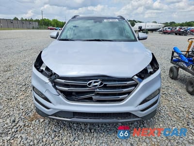 Piąte zdjęcie samochodu w środku: 2016 HYUNDAI TUCSON LIMITED VIN:KM8J33A22GU201250 - miniatura