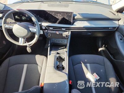 Zdjęcie 8 z 13 samochodu: 2025 HYUNDAI SONATA SEL VIN:KMHL64JA9SA517641 - miniatura