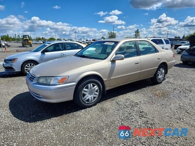 2000 TOYOTA CAMRY LE JT2BG22K9Y0459448 - główne zdjęcie licytacji z USA - miniatura