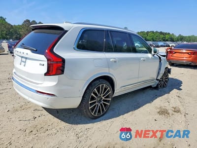 Trzecie zdjęcie samochodu z tyłu: 2026 VOLVO XC90 PLUS VIN:YV4062PE4T1443128 - miniatura