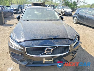Piąte zdjęcie samochodu w środku: 2019 VOLVO S60 T5 MOMENTUM VIN:7JR102FK4KG001723 - miniatura