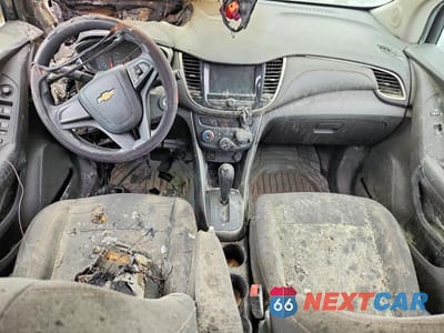 Zdjęcie 8 z 13 samochodu: 2018 CHEVROLET TRAX LS VIN:3GNCJKSB7JL225841 - miniatura