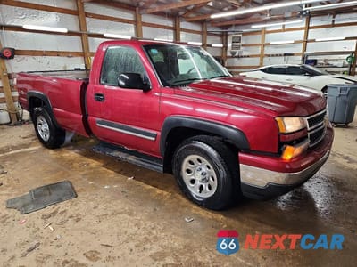 Czwarte zdjęcie samochodu z boku: 2006 CHEVROLET SILVERADO K1500 VIN:1GCEK14Z96E284089 - miniatura