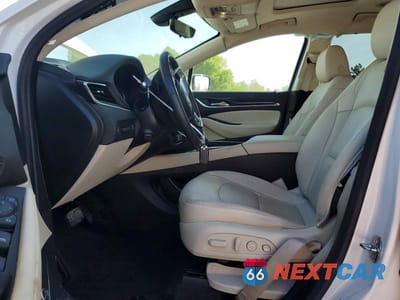 Zdjęcie 7 z 14 samochodu: 2023 BUICK ENCLAVE PREMIUM VIN:5GAEVBKWXPJ124965 - miniatura