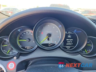 Zdjęcie 9 z 13 samochodu: 2017 PORSCHE CAYENNE SE HYBRID PLATINUM VIN:WP1AE2A21HLA68303 - miniatura
