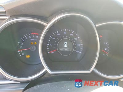 Zdjęcie 9 z 12 samochodu: 2015 KIA OPTIMA LX VIN:5XXGM4A71FG439463 - miniatura