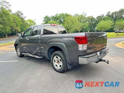 Trzecie zdjęcie samochodu z tyłu: 2011 TOYOTA TUNDRA DOUBLE CAB SR5 VIN:5TFRM5F16BX025150 - miniatura