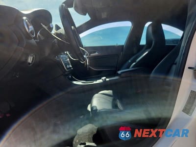 Zdjęcie 7 z 12 samochodu: 2019 MERCEDES-BENZ CLA 250 4MATIC VIN:WDDSJ4GB1KN722013 - miniatura