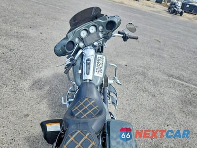 Zdjęcie 6 z 8 samochodu: 2009 HARLEY DAVIDSON FLHX VIN:1HD1KB4149Y646619 - miniatura