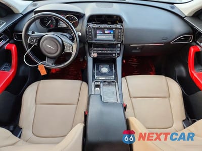 Zdjęcie 8 z 13 samochodu: 2018 JAGUAR F-PACE PREMIUM 25T VIN:SADCJ2FX2JA266081 - miniatura