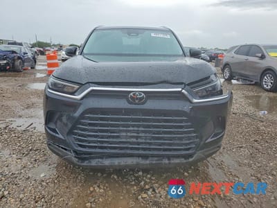 Piąte zdjęcie samochodu w środku: 2024 TOYOTA GRAND HIGHLANDER XLE VIN:5TDAAAA55RS019039 - miniatura