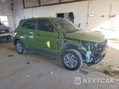 Czwarte zdjęcie samochodu z boku: 2021 HYUNDAI VENUE SE VIN:KMHRB8A38MU066234 - miniatura