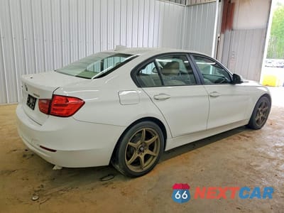 Trzecie zdjęcie samochodu z tyłu: 2013 BMW 328 XI VIN:WBA3B3C58DF542480 - miniatura