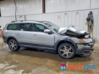 Czwarte zdjęcie samochodu z boku: 2013 VOLVO XC70 T6 VIN:YV4902BZ1D1163641 - miniatura