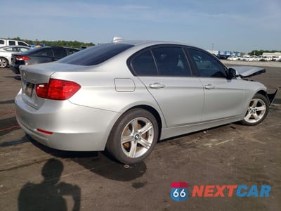 Trzecie zdjęcie samochodu z tyłu: 2015 BMW 320 I VIN:WBA3B1G5XFNT04055 - miniatura