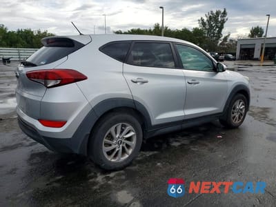 Trzecie zdjęcie samochodu z tyłu: 2018 HYUNDAI TUCSON SE VIN:KM8J23A44JU671873 - miniatura