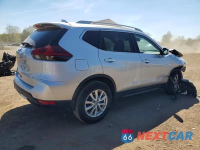 Trzecie zdjęcie samochodu z tyłu: 2019 NISSAN ROGUE SV VIN:5N1AT2MV6KC772626 - miniatura