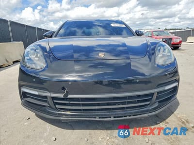 Piąte zdjęcie samochodu w środku: 2018 PORSCHE PANAMERA 4 VIN:WP0AA2A72JL104532 - miniatura