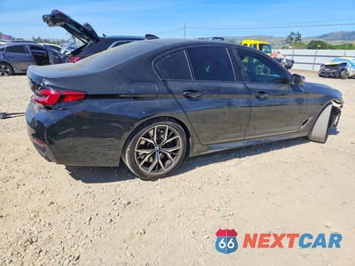 Trzecie zdjęcie samochodu z tyłu: 2022 BMW M550XI VIN:WBA13BK03NCJ89878 - miniatura