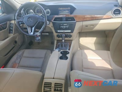 Zdjęcie 8 z 12 samochodu: 2012 MERCEDES-BENZ C 300 4MATIC VIN:WDDGF8BB7CR233390 - miniatura