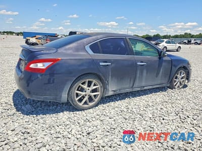Trzecie zdjęcie samochodu z tyłu: 2010 NISSAN MAXIMA 3.5 S VIN:1N4AA5AP8AC811688 - miniatura
