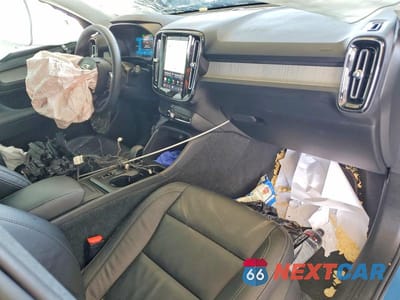 Zdjęcie 8 z 11 samochodu: 2023 VOLVO XC40 CORE VIN:YV4K92HK8P2921541 - miniatura
