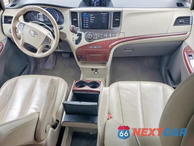 Zdjęcie 8 z 13 samochodu: 2012 TOYOTA SIENNA XLE 7-PASSENGER VIN:5TDDK3DC5CS043316 - miniatura