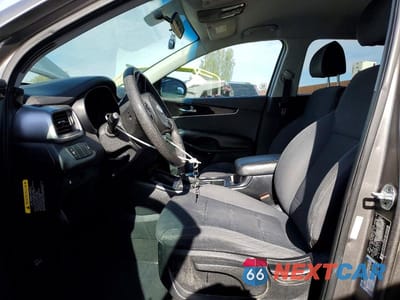 Zdjęcie 7 z 12 samochodu: 2018 KIA SORENTO LX V6 VIN:5XYPGDA55JG340560 - miniatura