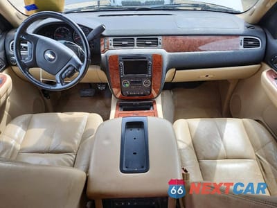 Zdjęcie 8 z 13 samochodu: 2008 CHEVROLET SUBURBAN K1500 LS VIN:3GNFK16398G183781 - miniatura