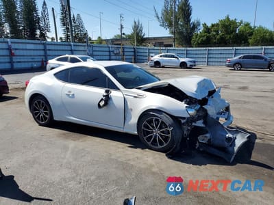 Czwarte zdjęcie samochodu z boku: 2017 TOYOTA 86 BASE VIN:JF1ZNAA14H8711435 - miniatura