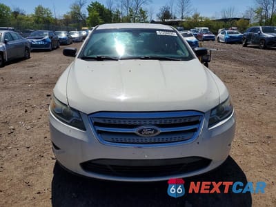 Piąte zdjęcie samochodu w środku: 2010 FORD TAURUS SE VIN:1FAHP2DW3AG132256 - miniatura