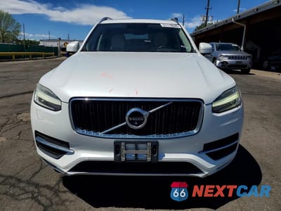 Piąte zdjęcie samochodu w środku: 2017 VOLVO XC90 T5 VIN:YV4102XK9H1138579 - miniatura
